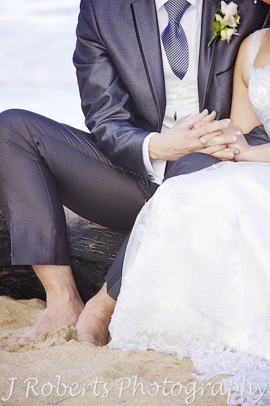 Couple holding hands - wedding photography sydney